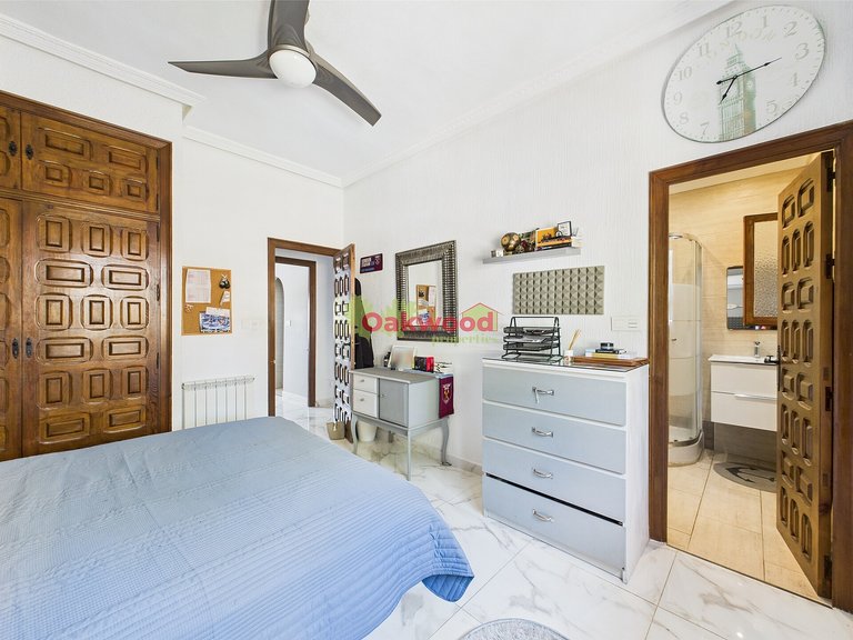 Villa for Sale in Pinar De Campoverde, Alicante 36