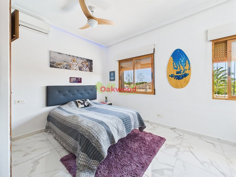 Villa for Sale in Pinar De Campoverde, Alicante 38