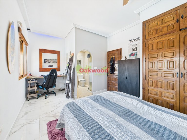 Villa for Sale in Pinar De Campoverde, Alicante 39