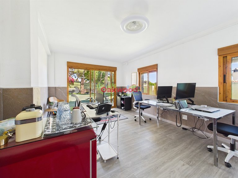 Villa for Sale in Pinar De Campoverde, Alicante 47