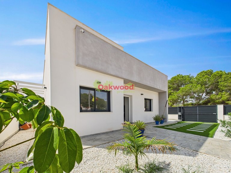 Villa for Sale in Pinar De Campoverde, Alicante 34