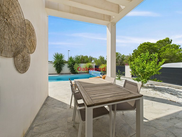 Villa for Sale in Pinar De Campoverde, Alicante 25