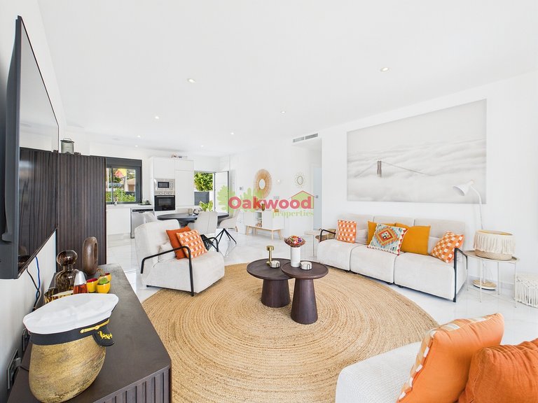 Villa for Sale in Pinar De Campoverde, Alicante 3