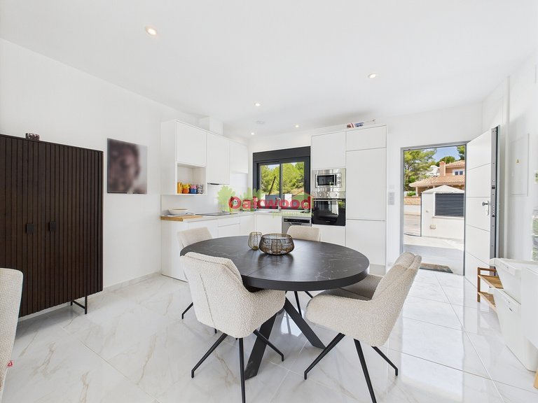 Villa for Sale in Pinar De Campoverde, Alicante 11