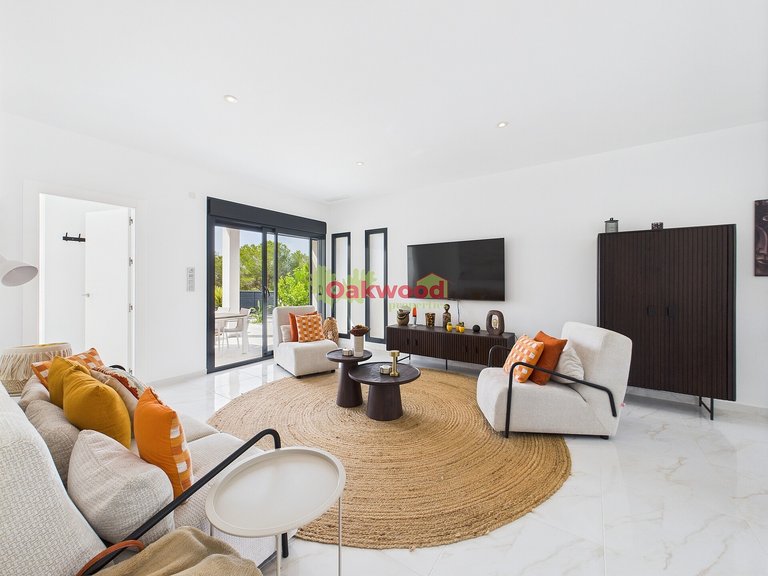 Villa for Sale in Pinar De Campoverde, Alicante 5