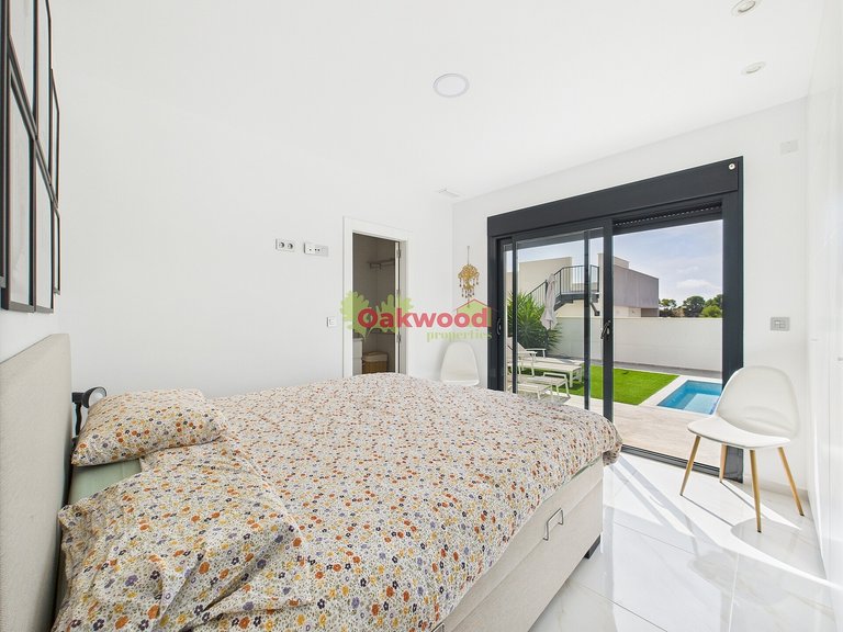 Villa for Sale in Pinar De Campoverde, Alicante 12