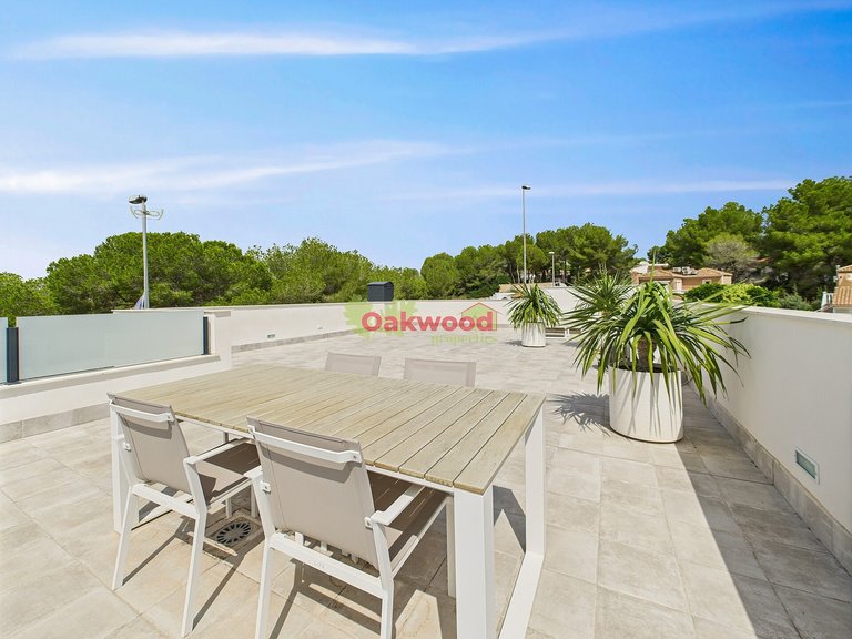 Villa for Sale in Pinar De Campoverde, Alicante 32