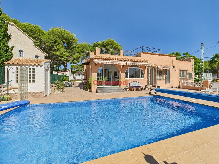 Villa for Sale in Pinar De Campoverde, Alicante 2