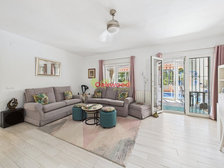 Villa for Sale in Pinar De Campoverde, Alicante 3