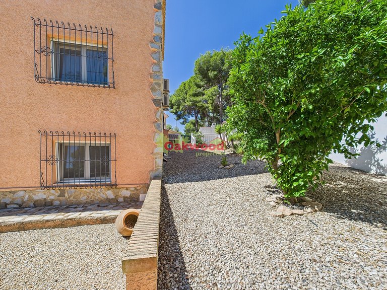 Villa for Sale in Pinar De Campoverde, Alicante 41