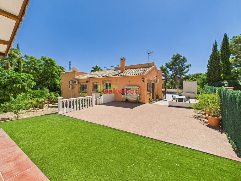 Villa for Sale in Pinar De Campoverde, Alicante 46