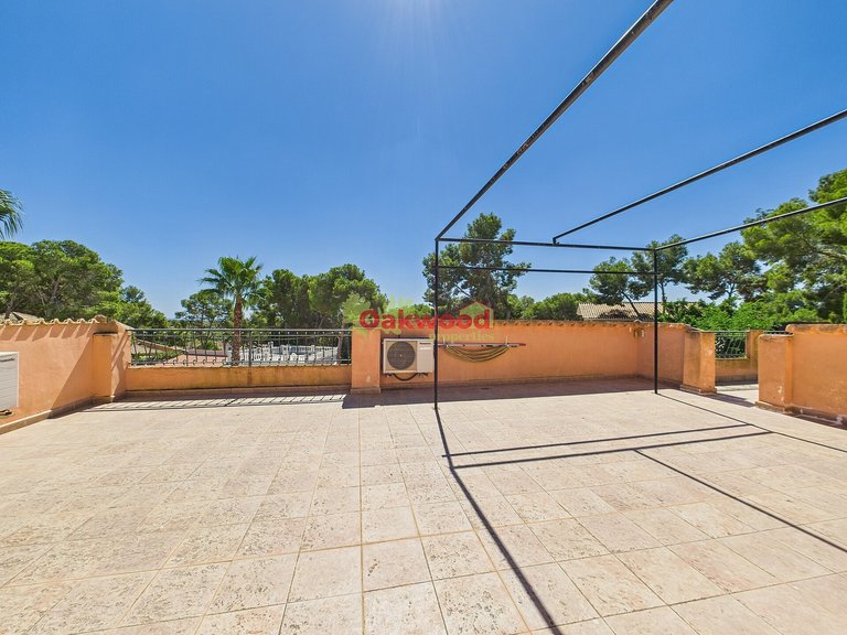 Villa for Sale in Pinar De Campoverde, Alicante 42