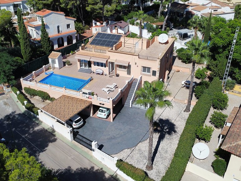 Villa for Sale in Pinar De Campoverde, Alicante 1