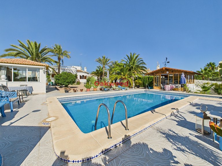 Villa for Sale in Mil Palmeras, Alicante 25