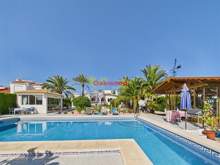 Villa for Sale in Mil Palmeras, Alicante 2