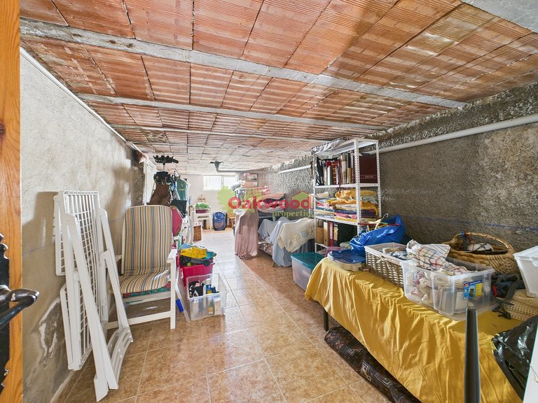 Villa for Sale in Mil Palmeras, Alicante 41