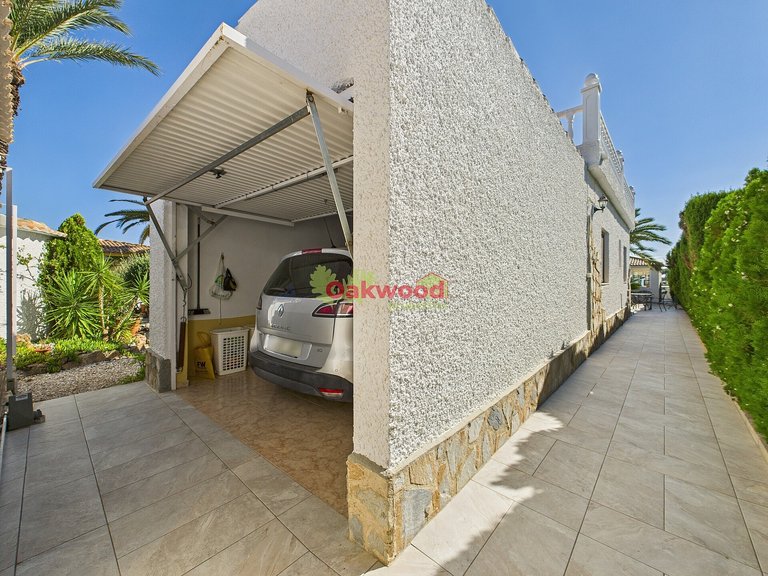 Villa for Sale in Mil Palmeras, Alicante 36