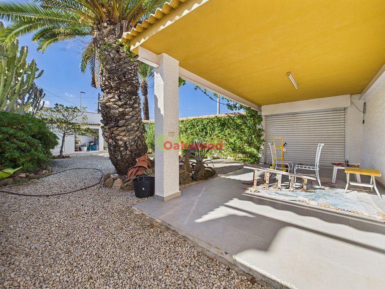 Villa for Sale in Mil Palmeras, Alicante 38