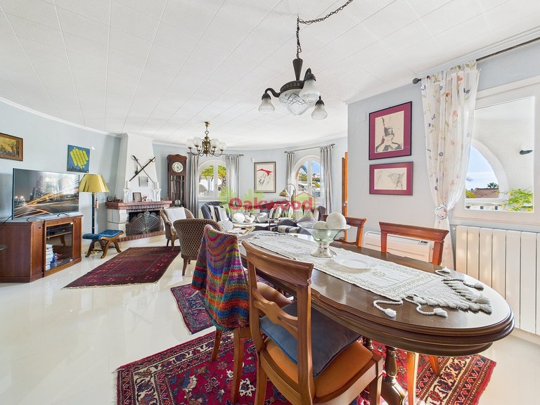 Villa for Sale in Mil Palmeras, Alicante 9