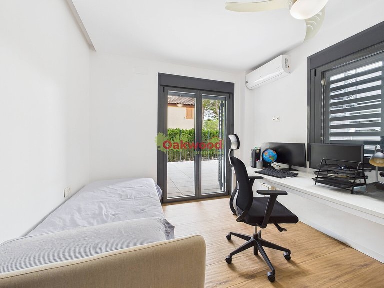 Villa for Sale in Pinar De Campoverde, Alicante 31