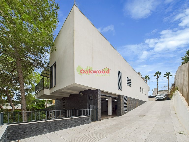 Villa for Sale in Pinar De Campoverde, Alicante 1