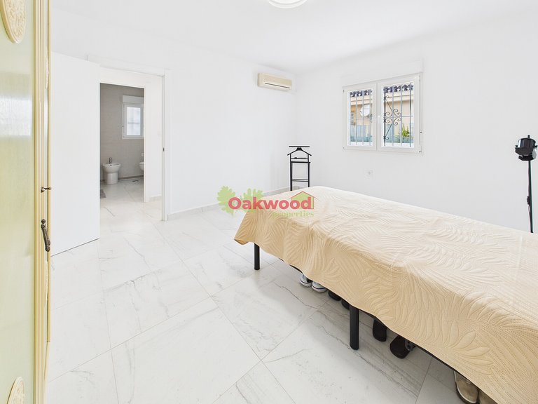 Villa for Sale in Pinar De Campoverde, Alicante 18