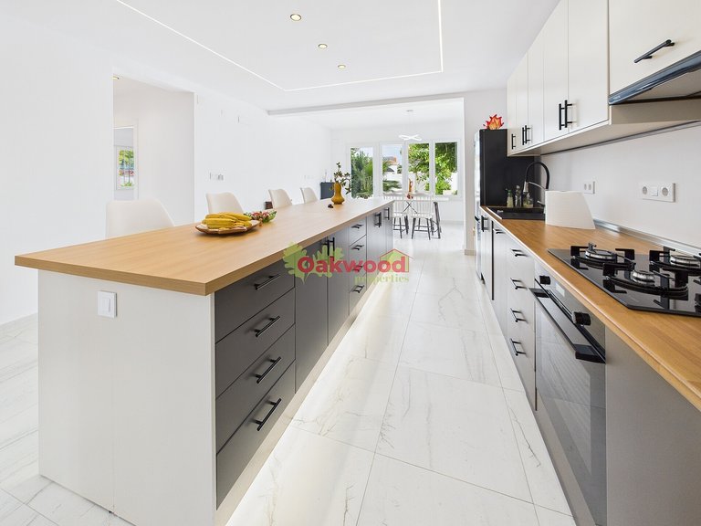 Villa for Sale in Pinar De Campoverde, Alicante 3