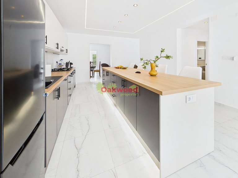 Villa for Sale in Pinar De Campoverde, Alicante 4