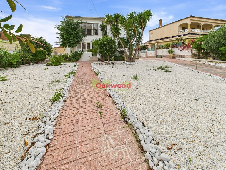 Villa for Sale in Pinar De Campoverde, Alicante 38