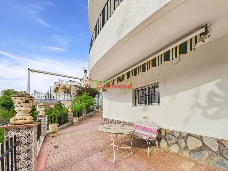 Villa for Sale in Pinar De Campoverde, Alicante 39