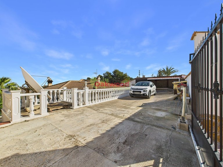 Villa for Sale in Almoradi, Alicante 38