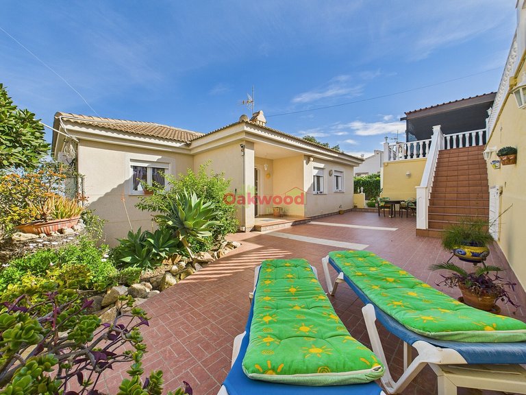 Villa for Sale in Almoradi, Alicante 3
