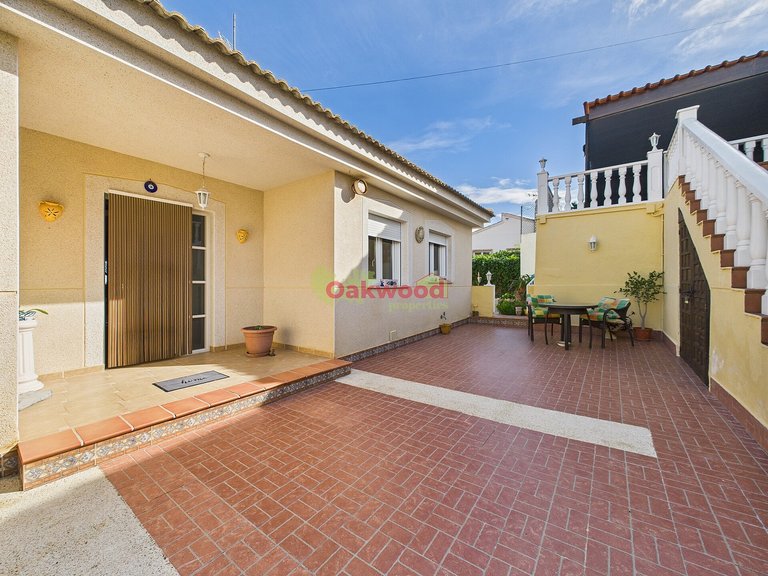 Villa for Sale in Almoradi, Alicante 27