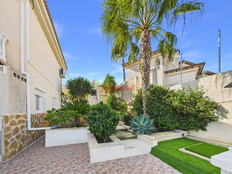 Villa for Sale in Almoradi, Alicante 34