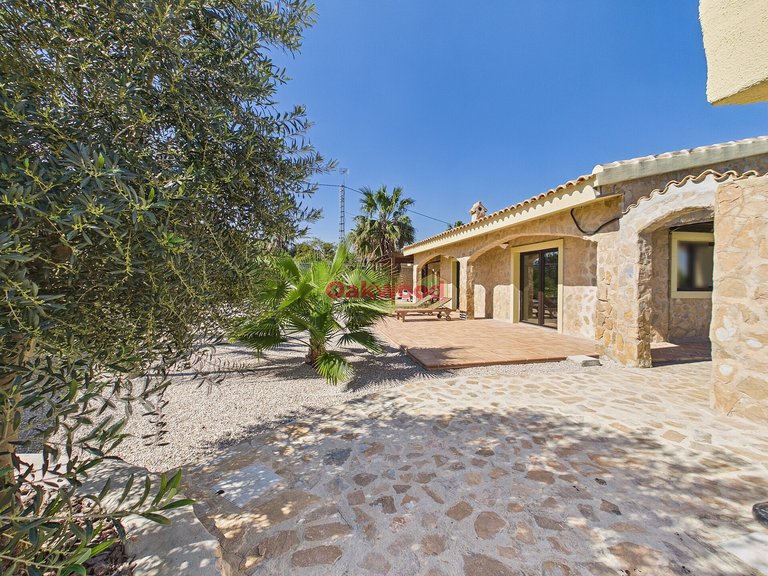 Villa for Sale in Orihuela Costa, Alicante 46