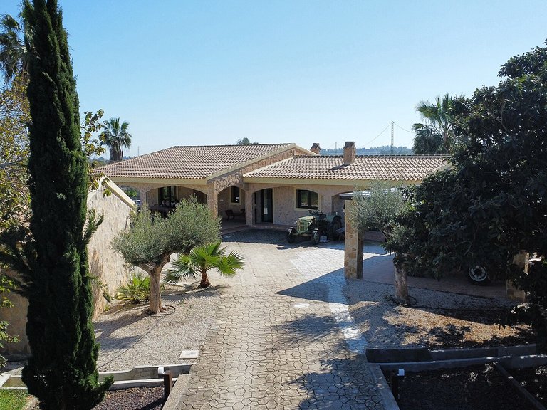 Villa for Sale in Orihuela Costa, Alicante 1