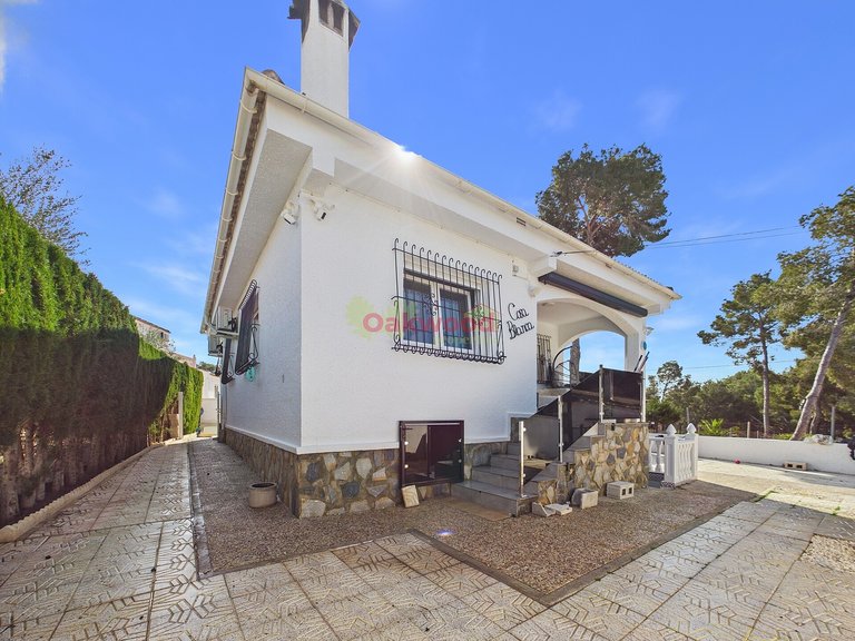 Villa for Sale in Pinar De Campoverde, Alicante 25