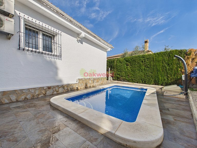Villa for Sale in Pinar De Campoverde, Alicante 28