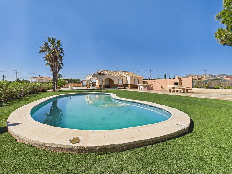 Villa for Sale in Albatera, Alicante 23