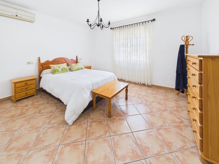 Villa for Sale in Albatera, Alicante 12