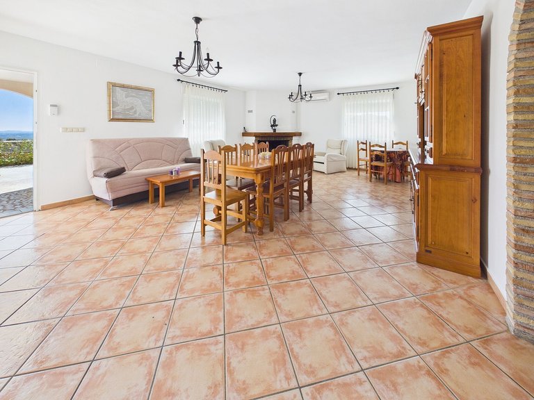 Villa for Sale in Albatera, Alicante 5