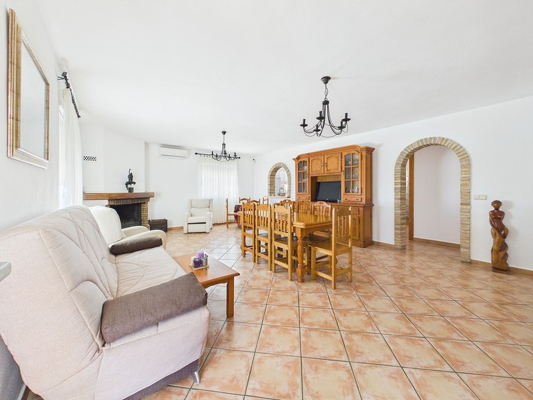Villa for Sale in Albatera, Alicante 4