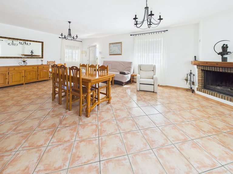 Villa for Sale in Albatera, Alicante 3