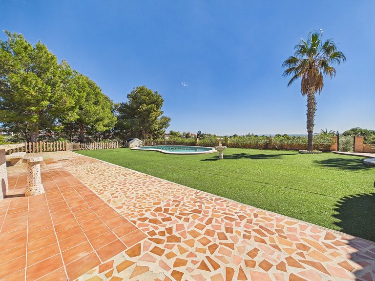 Villa for Sale in Albatera, Alicante 26