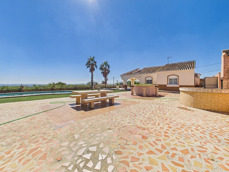 Villa for Sale in Albatera, Alicante 28