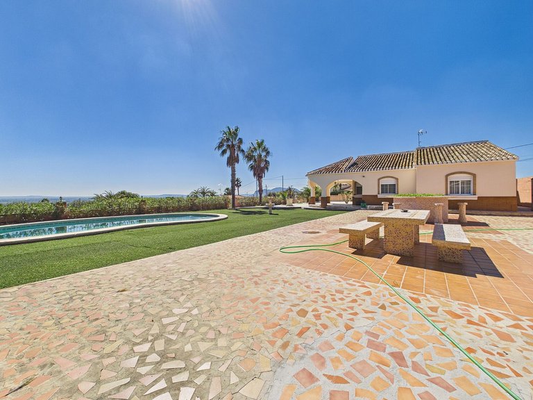 Villa for Sale in Albatera, Alicante 27