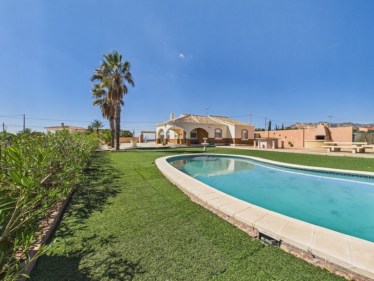 Villa for Sale in Albatera, Alicante 22