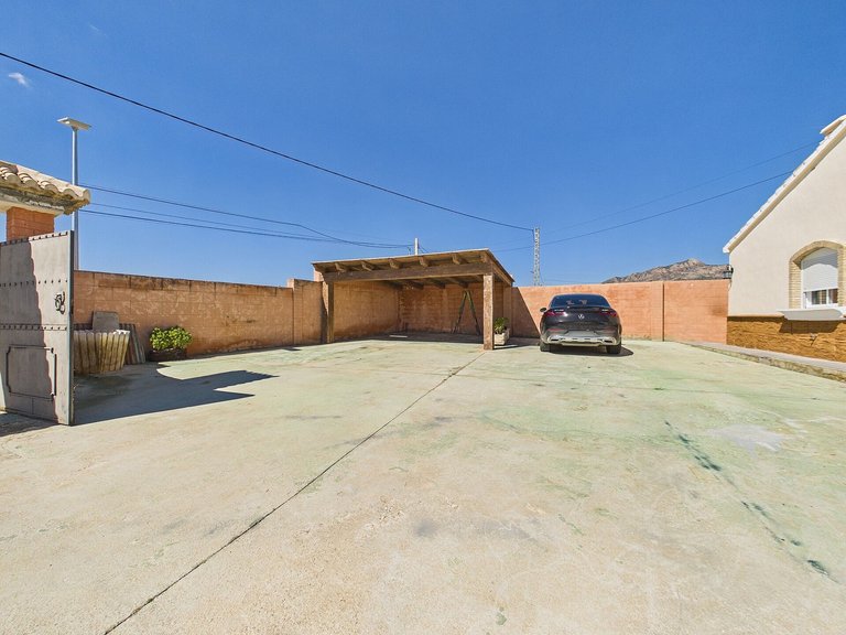 Villa for Sale in Albatera, Alicante 38