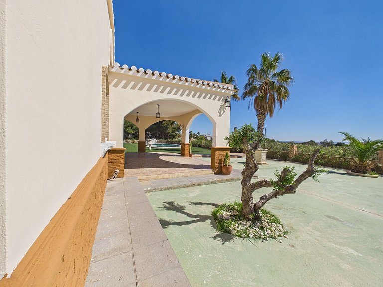 Villa for Sale in Albatera, Alicante 25