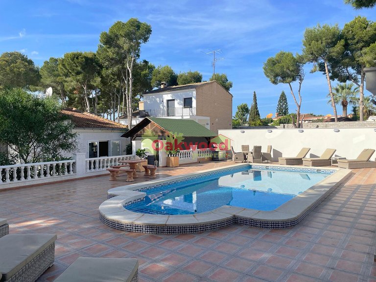 Villa for Sale in Pinar De Campoverde, Alicante 1